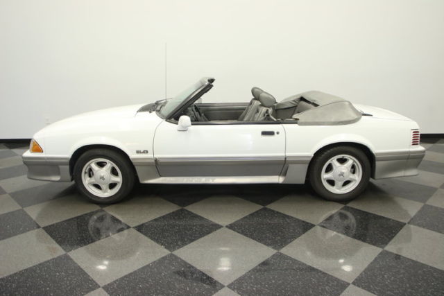 1988 Ford Mustang GT Convertible 2-Door - photo 2