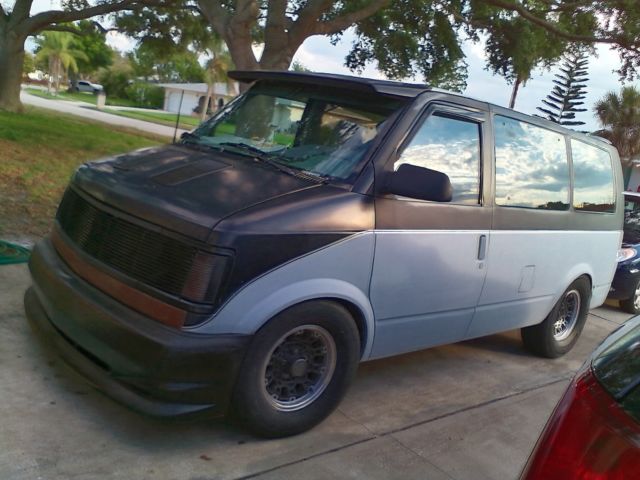 1992 Chevrolet Astro - photo 2