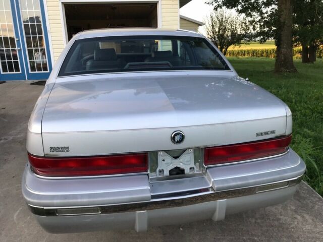 1992 Buick Limited Roadmaster - photo 3