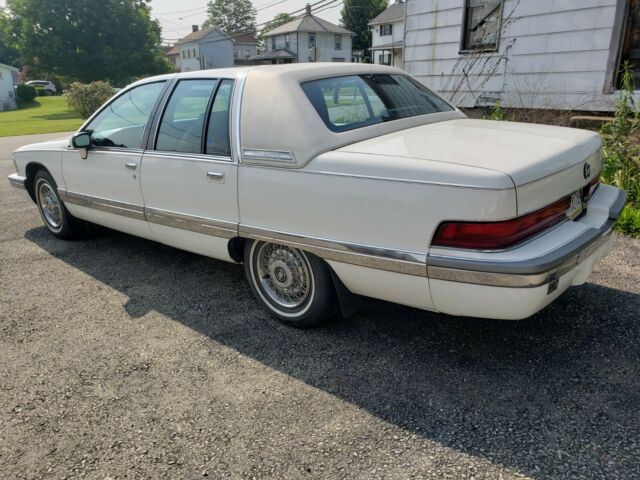 1992 Buick Roadmaster - photo 2
