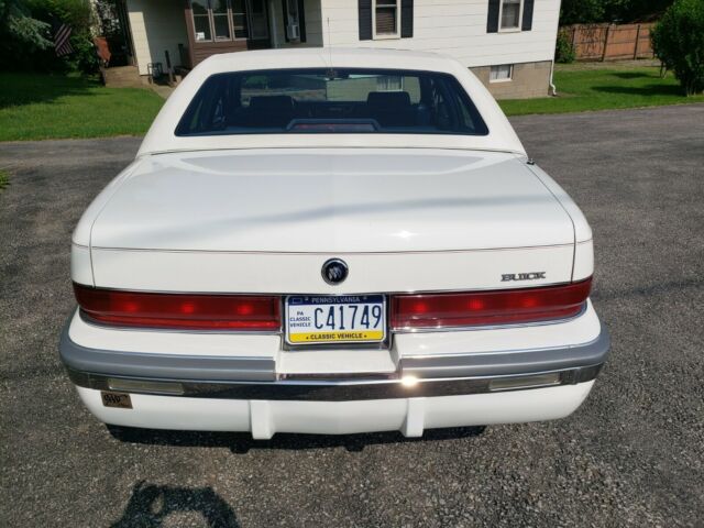 1992 Buick Roadmaster - photo 4