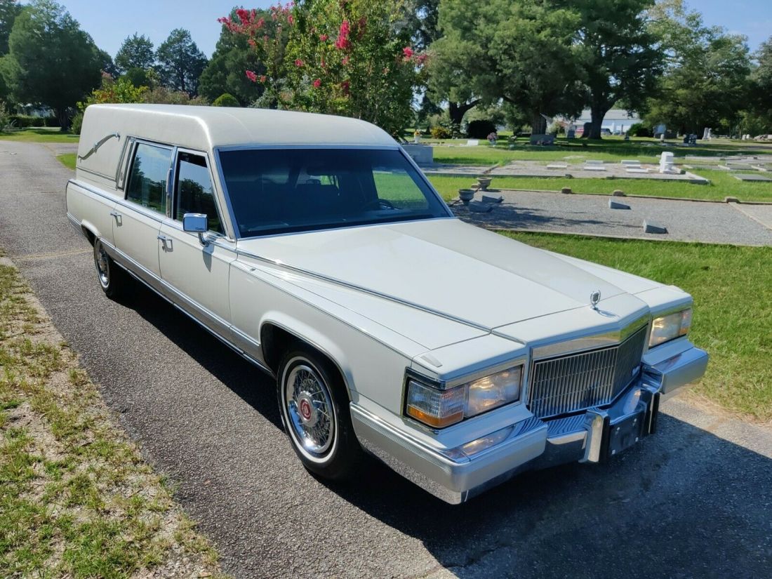 92 Cadillac / Federal Hearse New tires, mechanically perfect Simply Breathtaking 1992 Cadillac Fleetwood