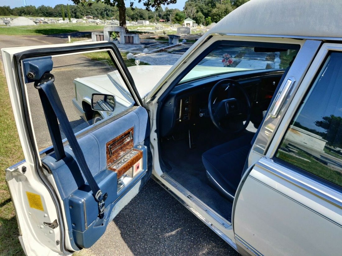 1992 Cadillac Fleetwood - photo 11