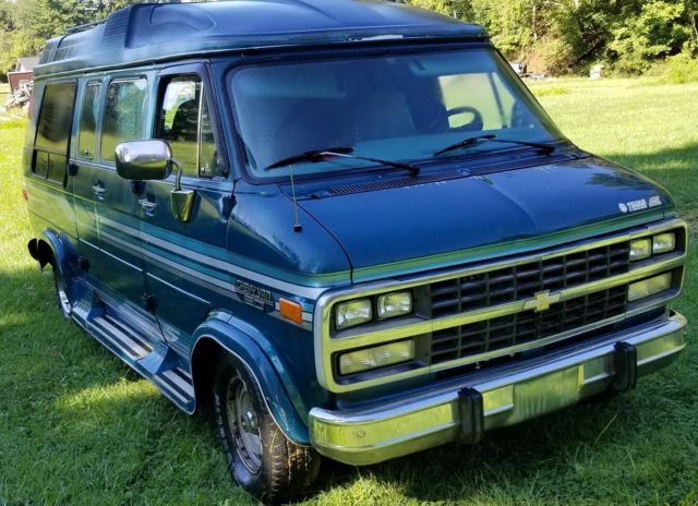 92 Chevy G20 Conversion van -(revised ad) Great work or CAMPER / NOMAD VAN 1992 Chevrolet G20 Van