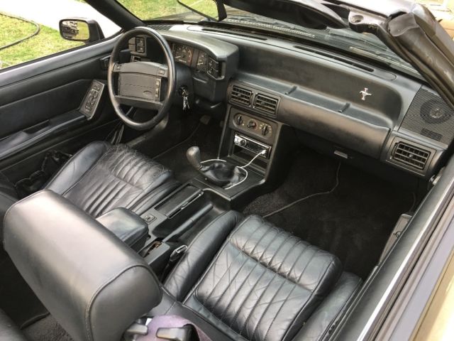 1992 Ford Mustang GT - photo 10