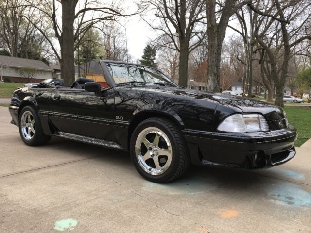 1992 Ford Mustang GT - photo 2