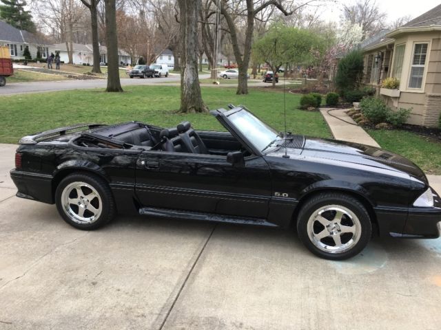 1992 Ford Mustang GT - photo 5