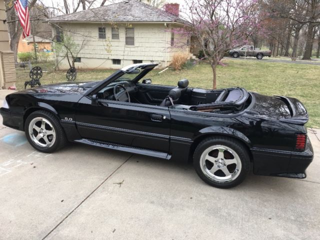 1992 Ford Mustang GT - photo 6