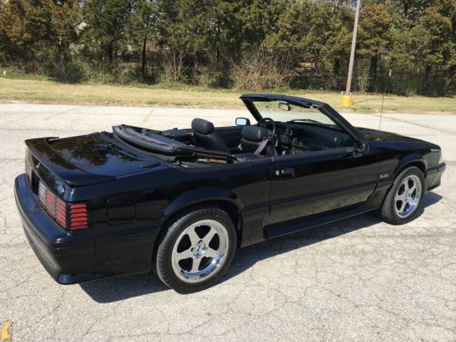 1992 Ford Mustang GT - photo 9