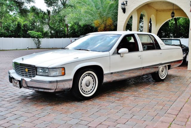 1993 Cadillac Fleetwood only 56k Miles Immaculate Condition - photo 11