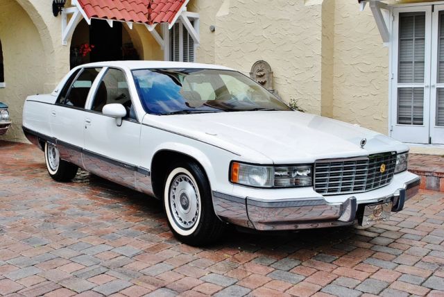 1993 Cadillac Fleetwood only 56k Miles Immaculate Condition - photo 3
