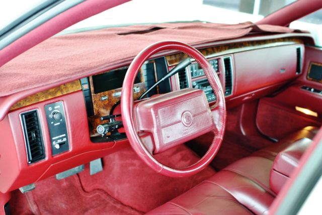 1993 Cadillac Fleetwood only 56k Miles Immaculate Condition - photo 6