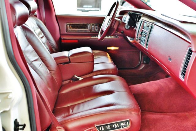1993 Cadillac Fleetwood only 56k Miles Immaculate Condition - photo 8