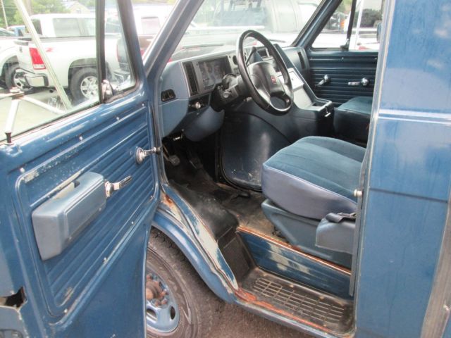 1993 Chevrolet G20 Van 1 Ton G30 1 Town Owner Diesel 31K Miles NO RESERVE - photo 10