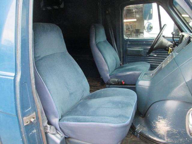 1993 Chevrolet G20 Van 1 Ton G30 1 Town Owner Diesel 31K Miles NO RESERVE - photo 13