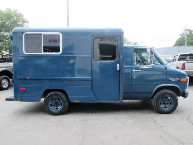 1993 Chevrolet G20 Van 1 Ton G30 1 Town Owner Diesel 31K Miles NO RESERVE - photo 2