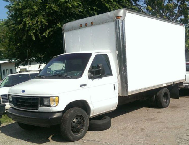 93 Ford e350 35c Box truck cutaway van 14' roll up dually 460 gas a/t no reserve 1993 Ford E-Series Van cutaway van
