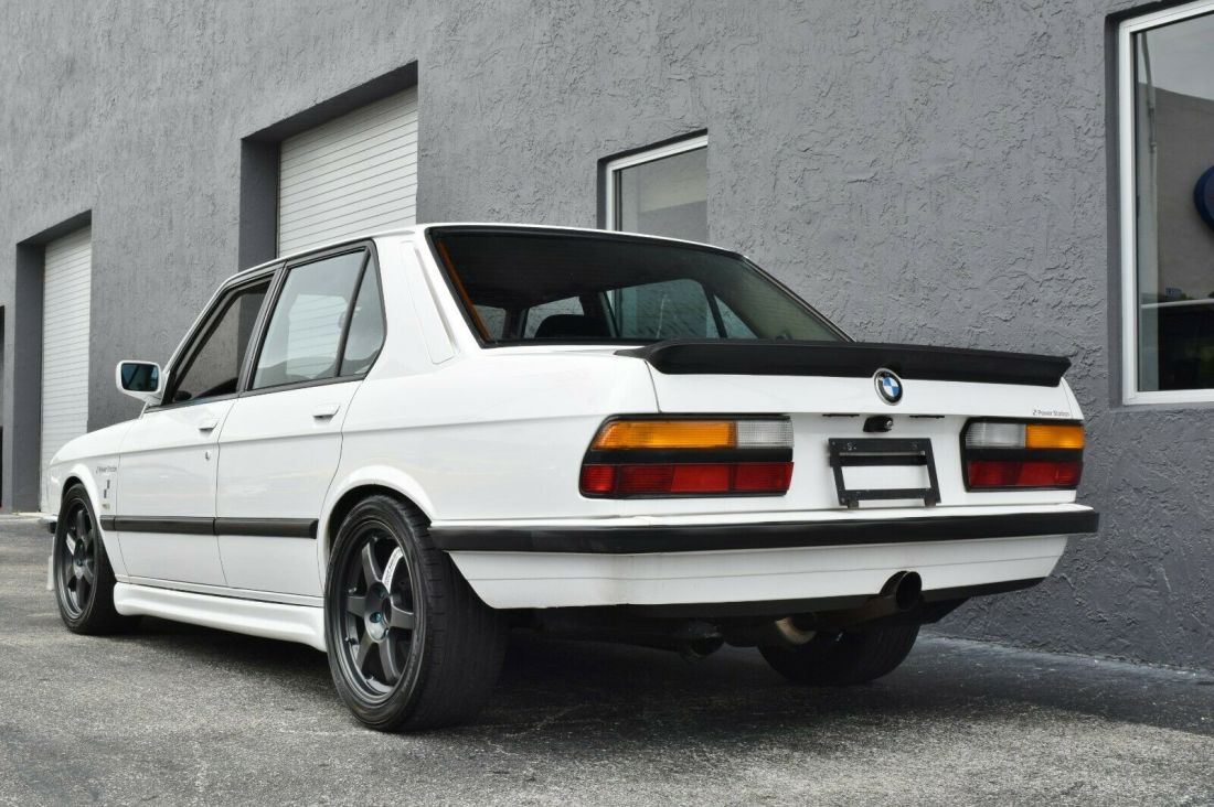 930 KILLER 2.7 stroker | HKS TT | 5 Speed | MoTeC | Bilstein | Recaro | Slicktop 1986 BMW 5-Series E28 HKS TWIN TURBO