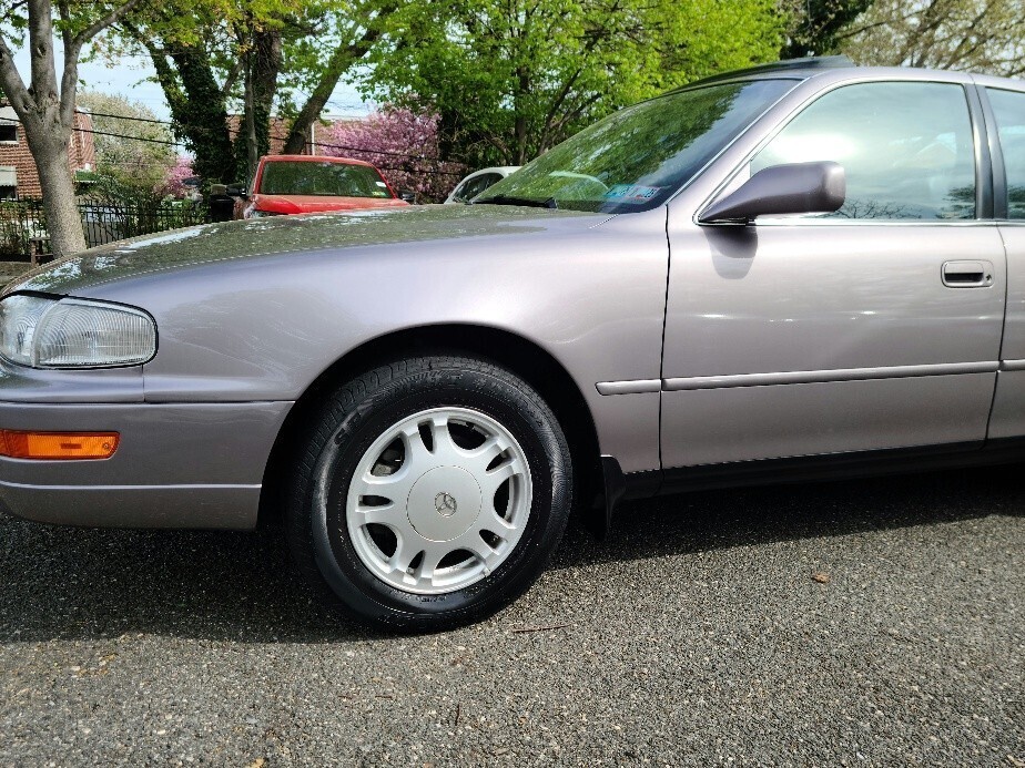 1994 Toyota Camry XLE - photo 2