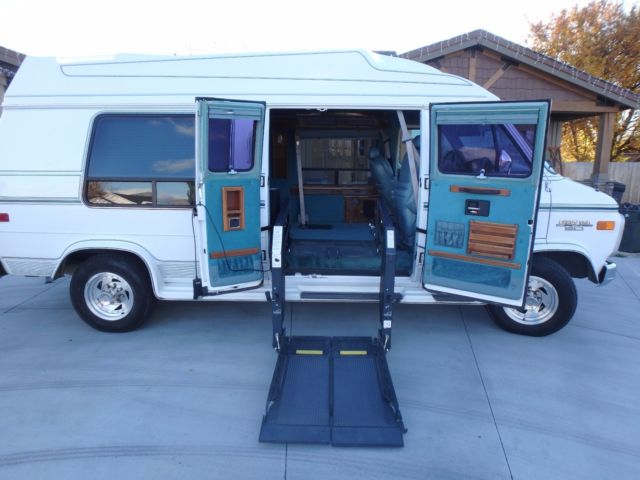 94 Chevy G30 1 TON Wheelchair lift van***IT IS A G30 NOT A G20***** 1994 Chevrolet G20 Van *G30 WHEELCHAIR ACCESSIBLE VAN NOT G20 * LAST CHANCE*