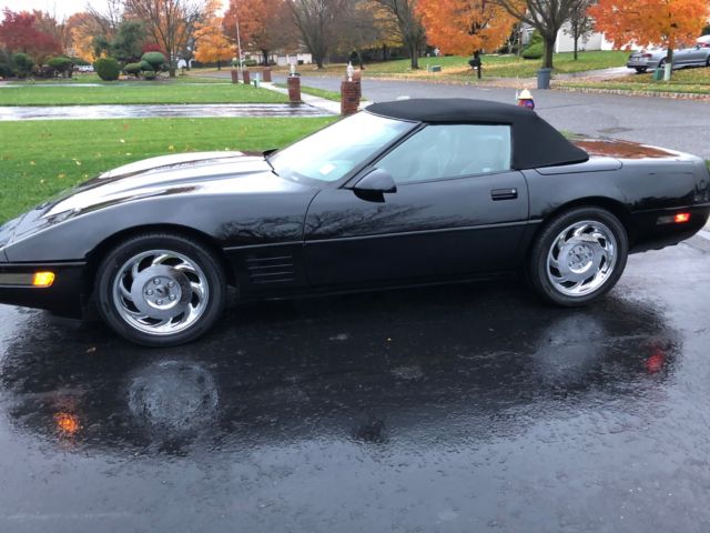 94 Corvette convertible triple black. 78,030 miles auto 1994 Chevrolet Corvette