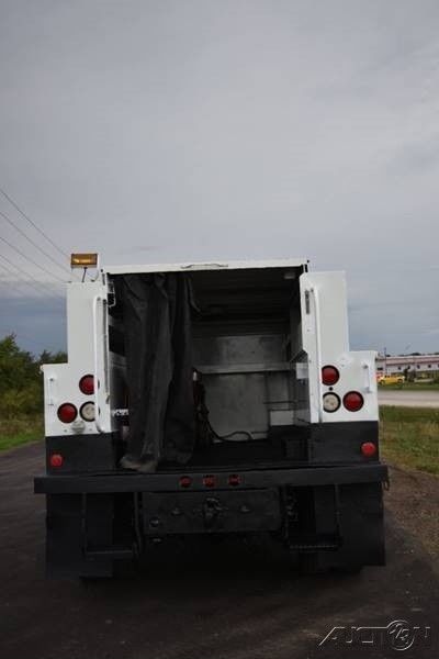 1994 GMC Sierra 3500 Enclosed Service Body - photo 7