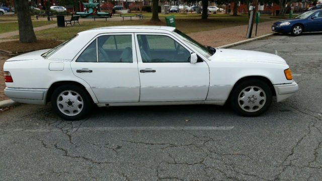 1994 Mercedes-Benz E-Class sedan - photo 2