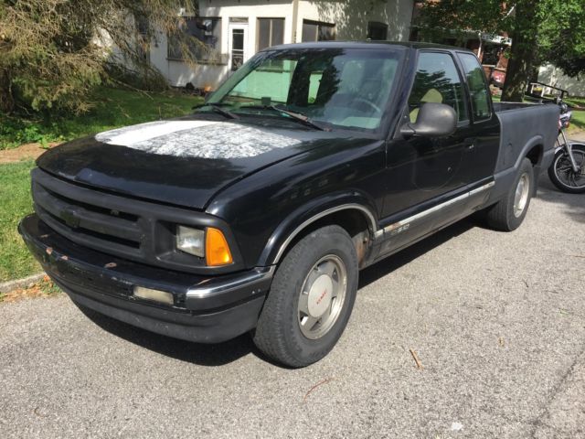 94 S10 fast nice dependable truck parts v8 new great condition wheels s10 1994 Chevrolet S-10 LS