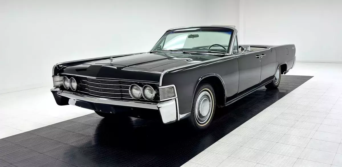 94,083 Miles/430ci V8/Meticulous Restoration/Lincoln Drive Auto/New Everything 1965 Lincoln Continental Convertible