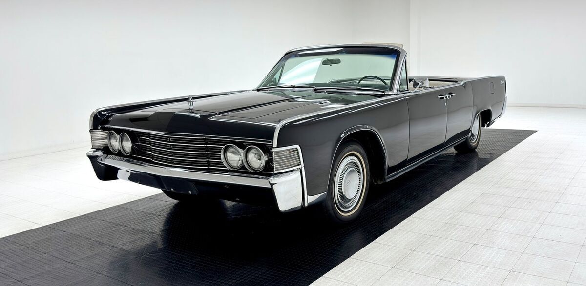 1965 Lincoln Continental Convertible - photo 13