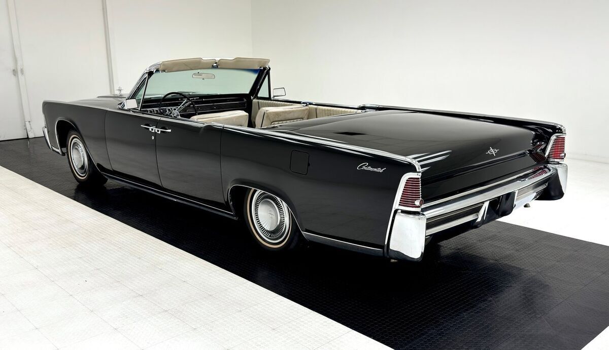 1965 Lincoln Continental Convertible - photo 3