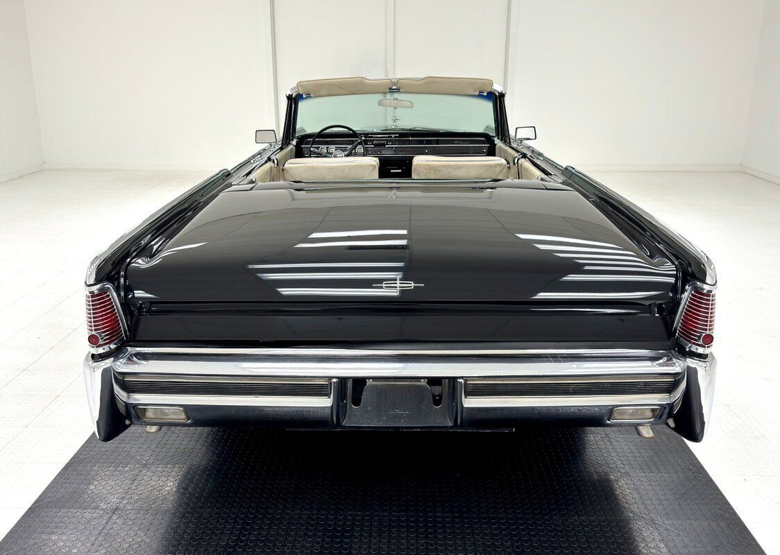 1965 Lincoln Continental Convertible - photo 4