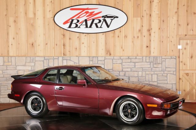 944 Coupe VERY clean 87k mi 5-speed Clarion CD Tilt roof PCA Burgundy 1984 Porsche 944 Base Coupe 2-Door