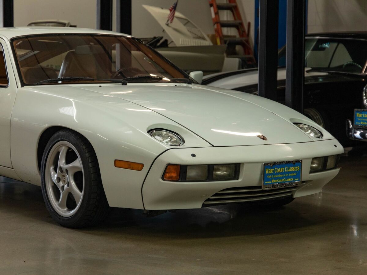1979 Porsche 928 5 spd 2 Door V8 Coupe - photo 12