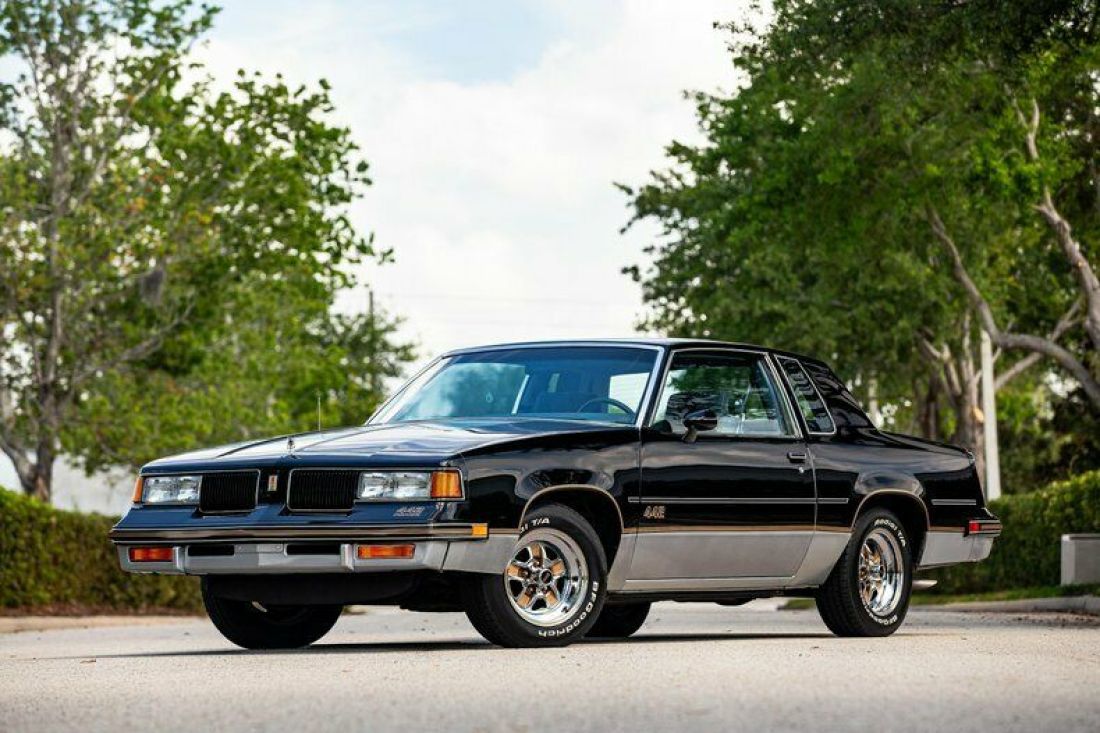 9,500 Miles 1987 Oldsmobile 442