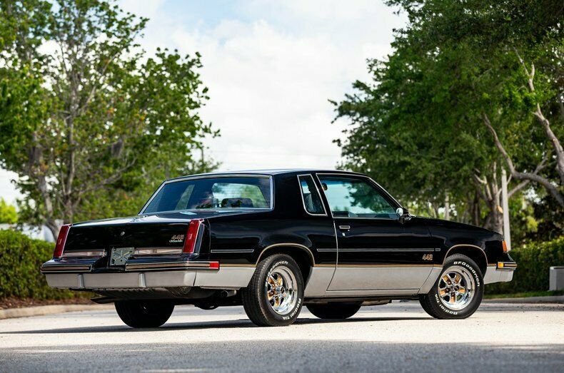 1987 Oldsmobile 442 - photo 2