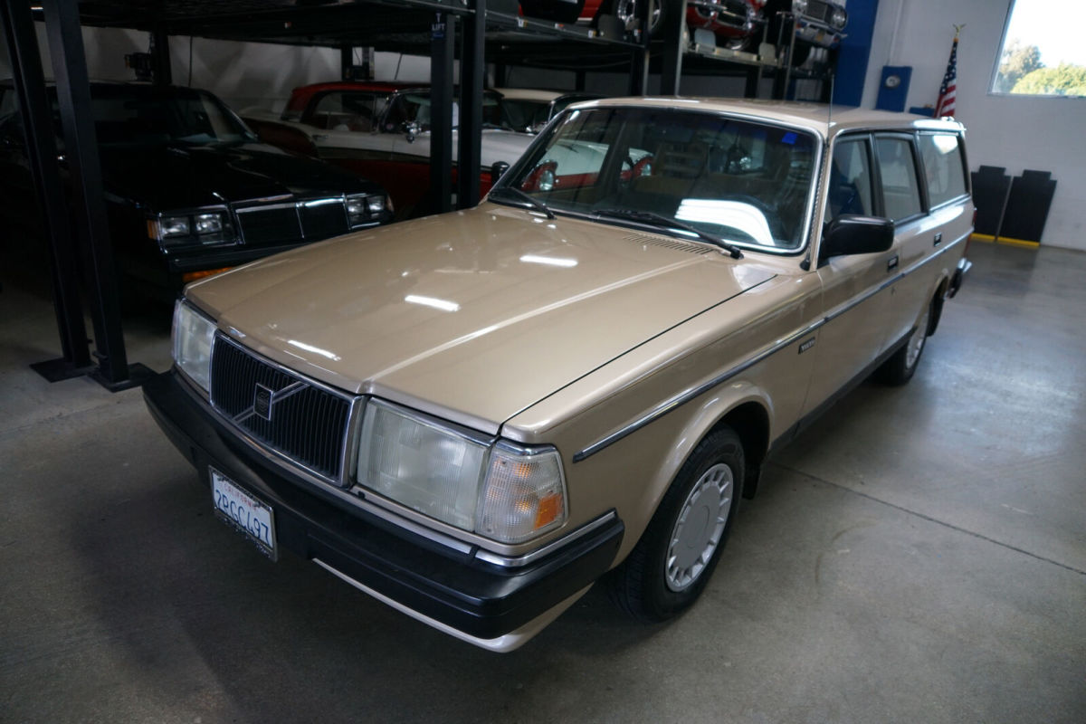 95,470 Miles 4 cyl 2.3L AutomaticWagon 1989 Volvo 240 DL STATION WAGON GL