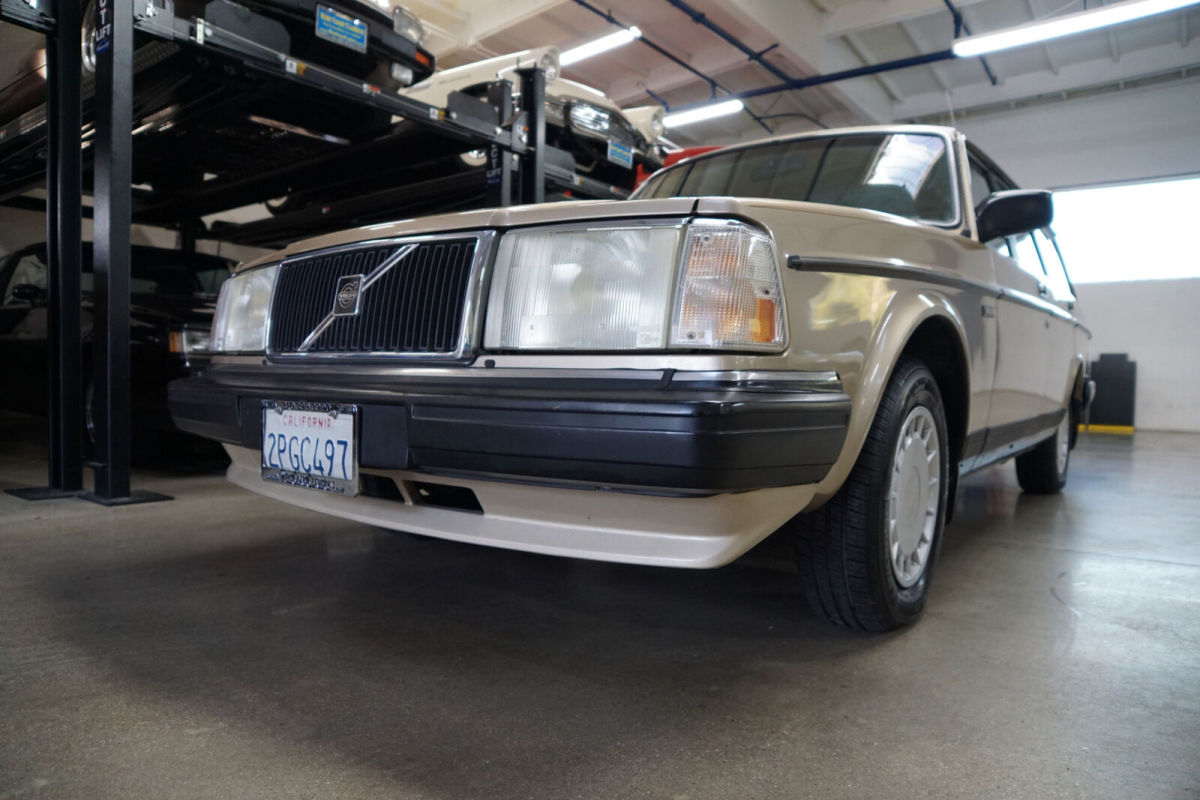 1989 Volvo 240 DL STATION WAGON GL - photo 4