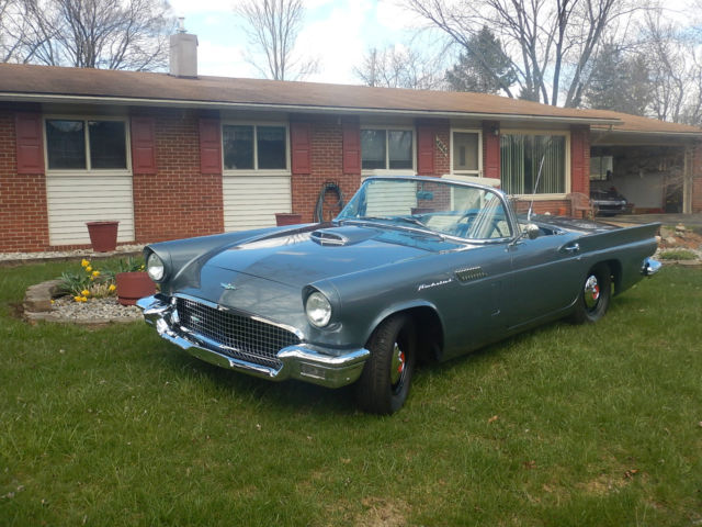!957 Ford Thunderbird Convertible 1957 Ford Thunderbird