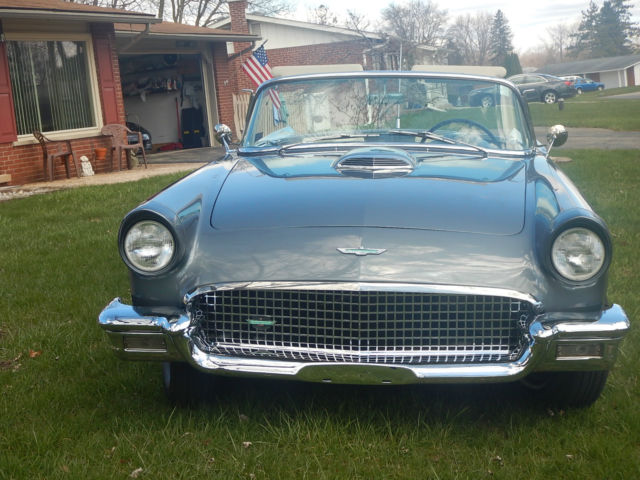 1957 Ford Thunderbird - photo 2