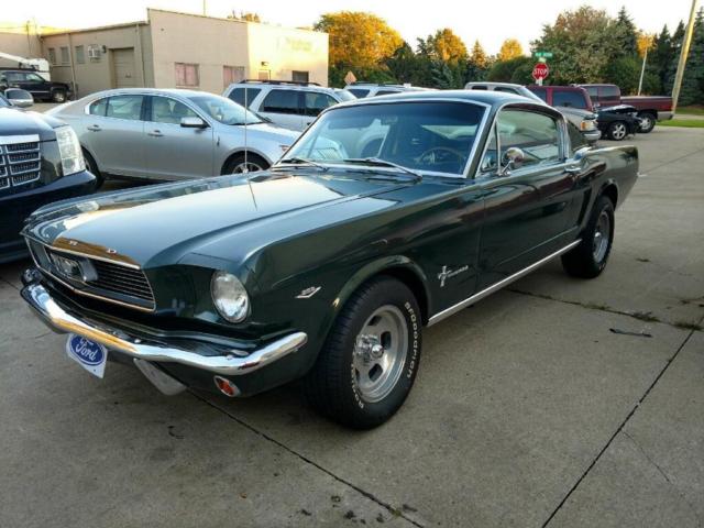 1966 Ford Mustang 2+2 - photo 2