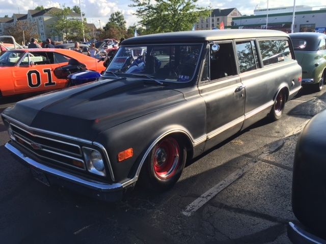 1968 Chevrolet Suburban 3 door - photo 2