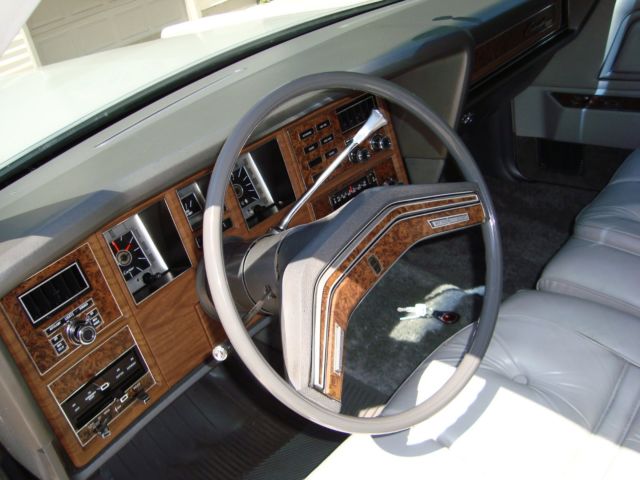 1976 Lincoln Mark Series - photo 10