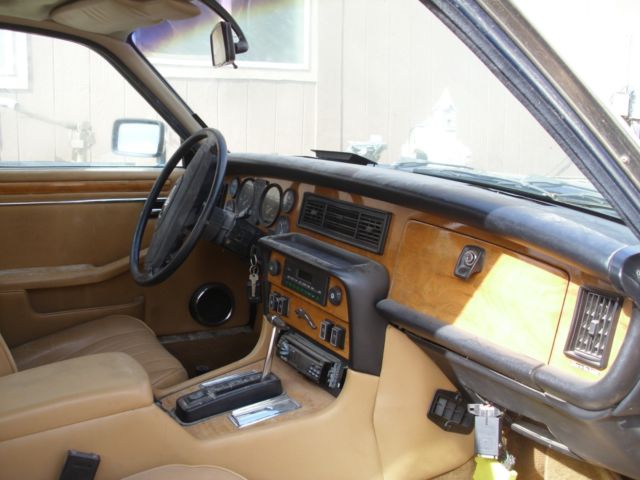 !986 Jaguar XJ6 with a 86 350 TunePort 350 Motor and 350 Transmission. 1986 Jaguar XJ6