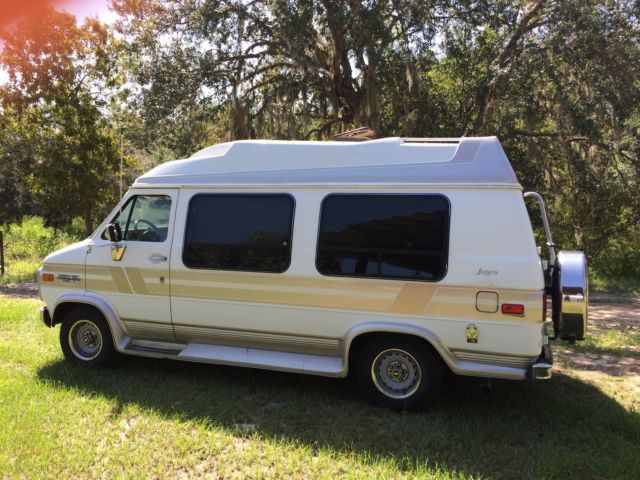 !993 Chevy Van Hi-top Jayco Camper Van 1993 Chevrolet G20 Van Tan