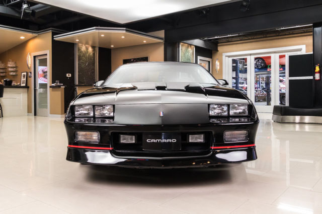 1990 Chevrolet Camaro IROC Z28 - photo 6