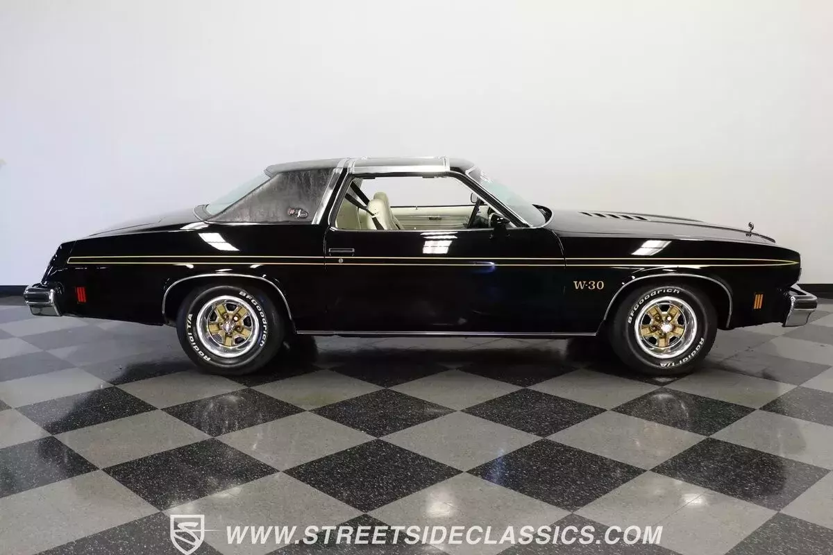 1975 Oldsmobile Cutlass Hurst/Olds W-30 - photo 13