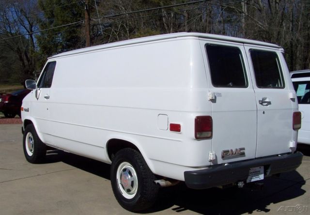 1989 GMC Vandura G3500 6.2L DIESEL SHORT BODY CLEAN G30 CARGO WAGON - photo 2