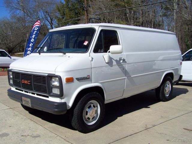 1989 GMC Vandura G3500 6.2L DIESEL SHORT BODY CLEAN G30 CARGO WAGON - photo 3
