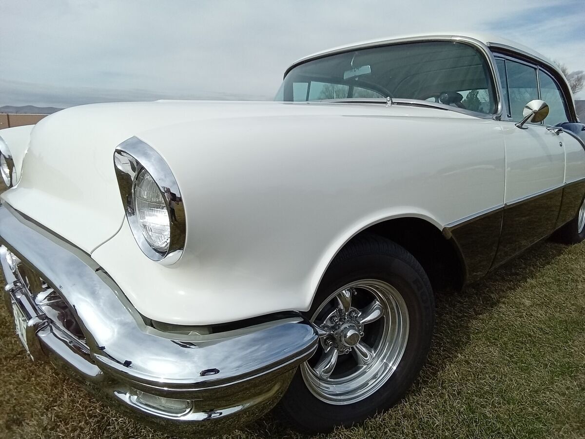 1956 Oldsmobile Supper 88 Holiday - photo 2
